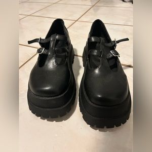 Platform shoes
